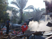 Warga Kira Anggota TNI-AU yang Keluar dari Pesawat Sedang Latihan Terjun Payung