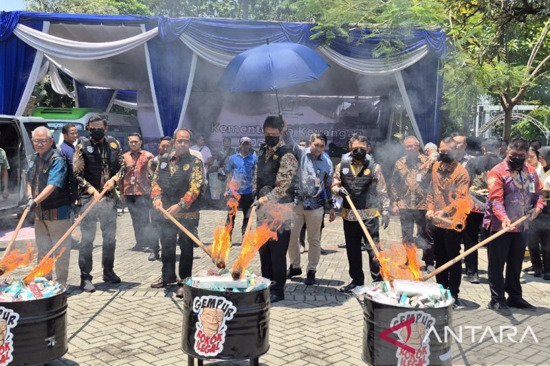 Menkeu Janji  Tidak Impor Rokok Ilegal, Kawasan Industri Tembakau Bakal Ditata