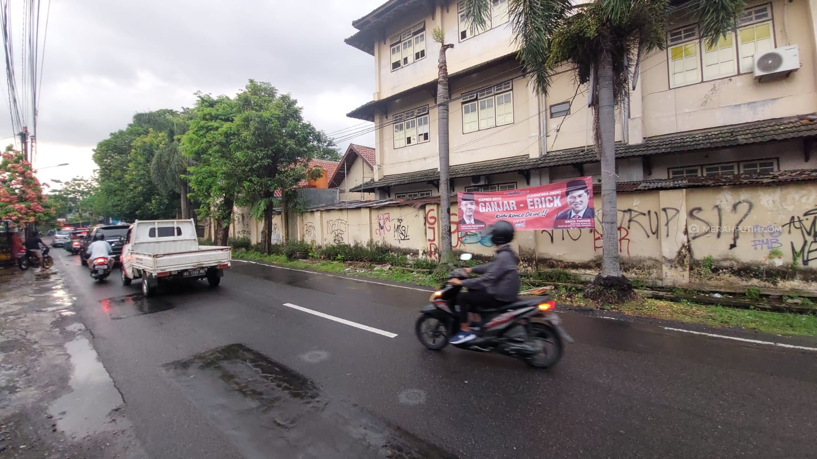 Spanduk Bergambar Erick-Ganjar 2024 Bertebaran di Soloraya