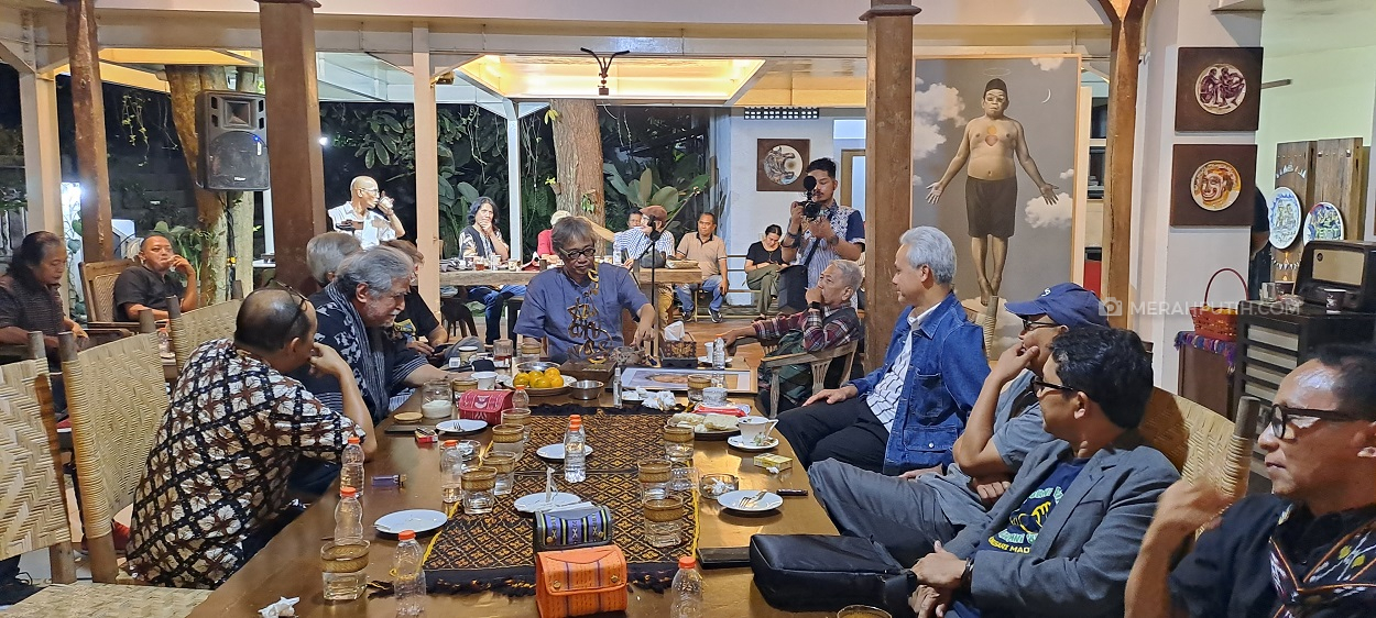 Ganjar Pranowo Gojek Kere Bareng Seniman dan Butet Kartaredjasa di Yogyakarta