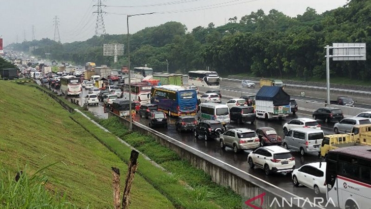 Arus Kendaraan Keluar Jauh Lebih Tinggi ketimbang Masuki Jakarta di Libur Natal