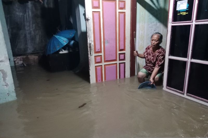 Banjir Melanda 17 Desa di 8 Kecamatan di Jember, 3.944 KK Terdampak