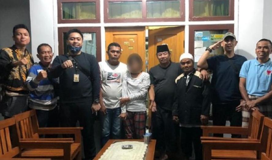 Polres Metro Jakarta Barat dan Polsek Cengkareng berhasil menemukan remaja putri berinisial F (14) yang dibawa kabur pria paruh baya atas nama Wawan Gunawan (41), di Sukabumi, Jawa Barat