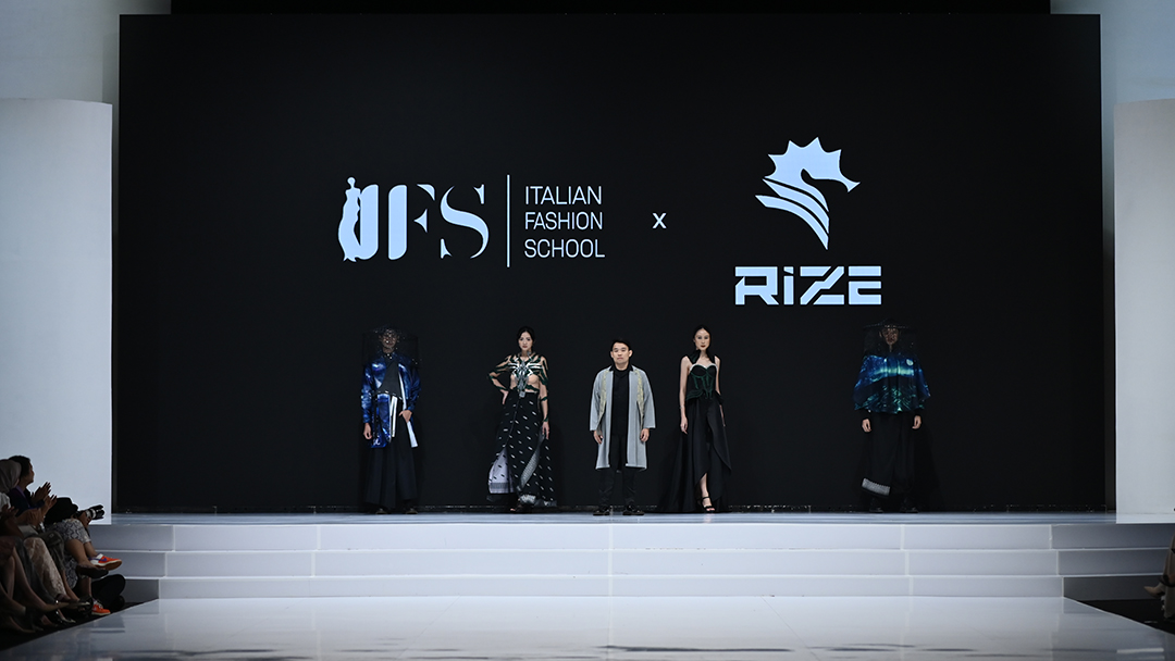 Tampil di Indonesia Fashion Week, RIZE Bawa Pesona Legenda Putri Hijau 