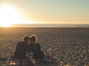 Traveling Bersama Pasangan, Coba Bercinta di Tempat yang Tak Biasa