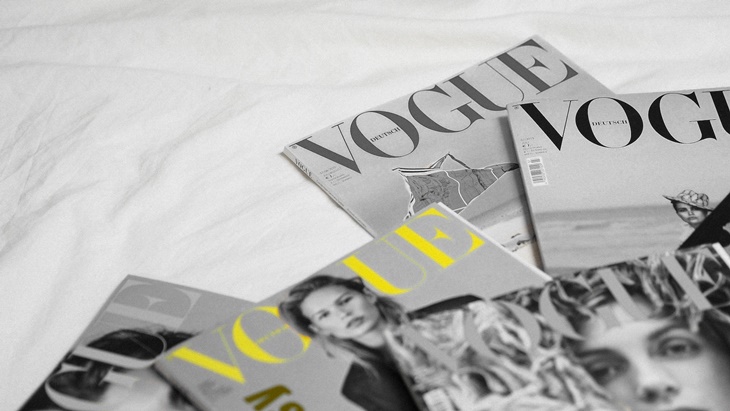 Pertama Kali Model AI Tampil di Sampul Vogue Singapura