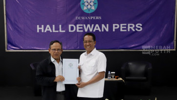 Dewan Pers Serahkan Usulan Revisi UU Hak Cipta ke Menteri Hukum Supratman Andi Agtas