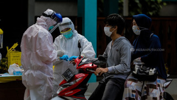 Dinkes Tangsel Gelar Rapid Test COVID-19 Sistem Drive Thru