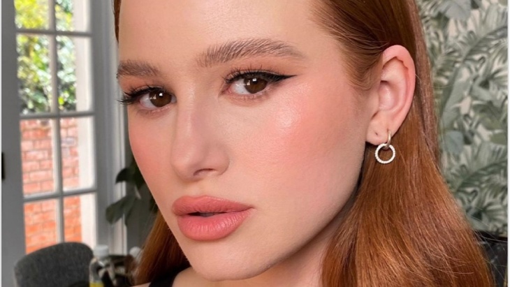 Ekspresikan Diri dan Mood dengan Variasi Bentuk Eyeliner
