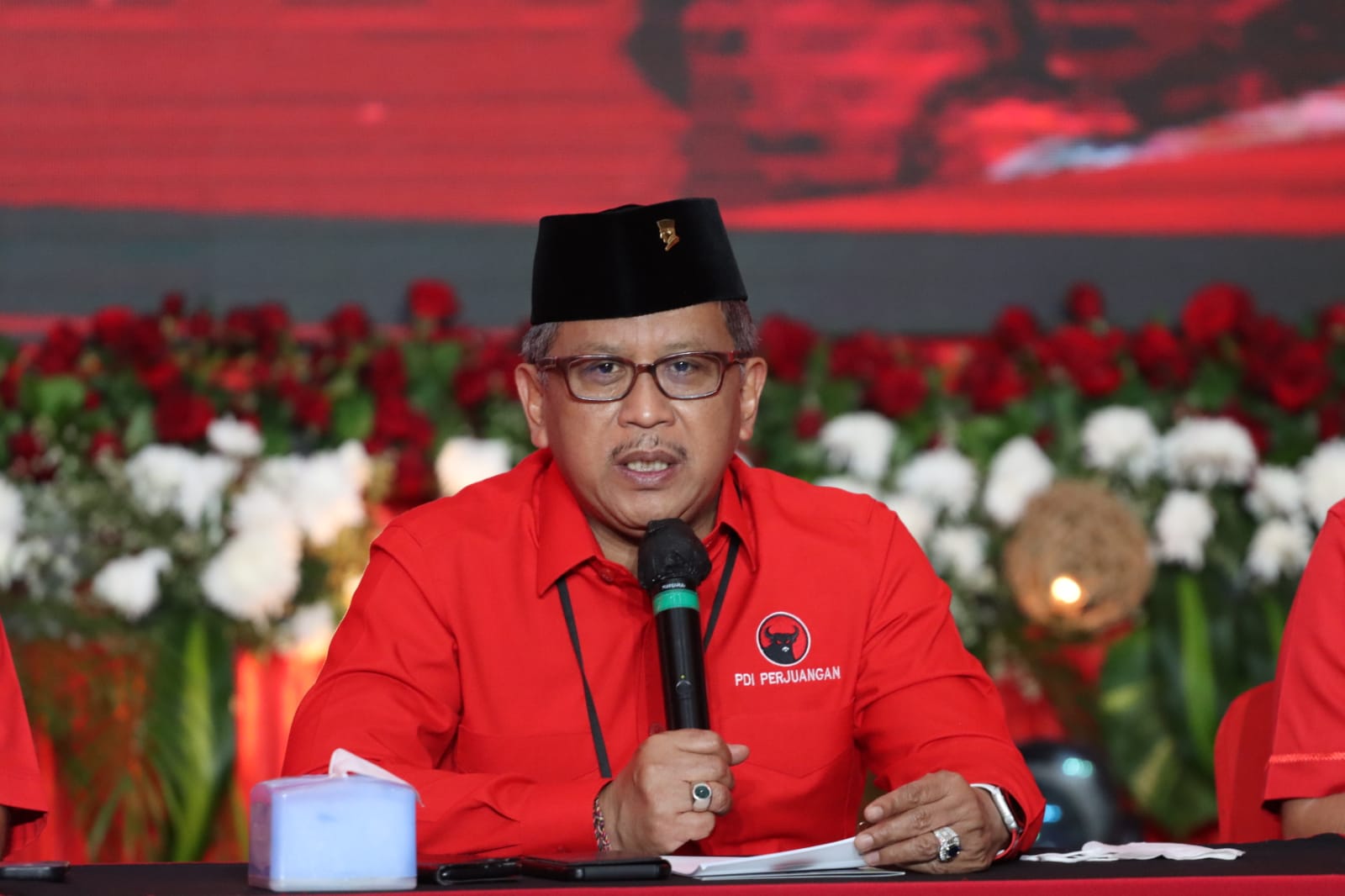 Hasto Sebut Keikusertaan Ahok di Pilgub DKI 2024 Ada di Tangan Mega