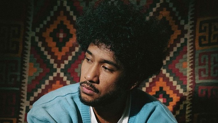 Teddy Adhitya Kisahkan Pencarian Jati Diri di Lagu 'Semestinya'