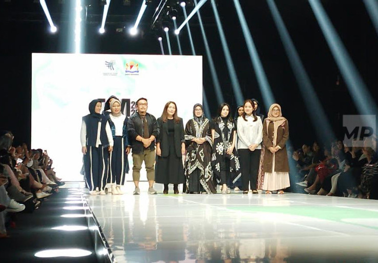 Dama Kara Gaet Desainer Tuli Tampilkan Koleksi 'Jalin' di JMFW 2024