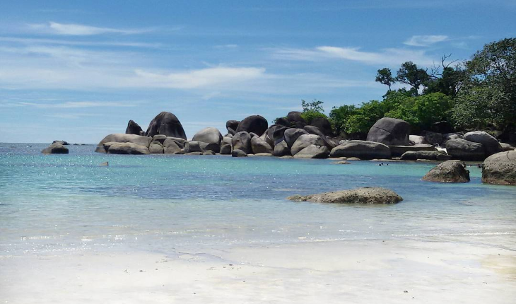 Yuk, Kunjungi 6 Pantai Terkenal di Negeri Laskar Pelangi