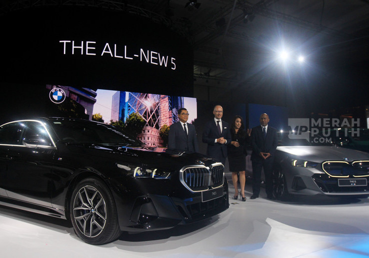 Peluncuran The All New 5 BMW dalam Ajang Otomotif GIIAS 2024