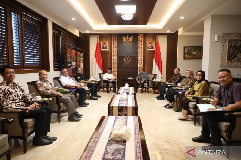 Libur Idul Adha 2 Hari Tunggu Putusan Presiden Jokowi