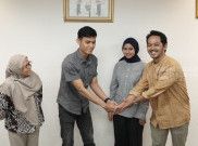 Berakhir Damai, Pegawai KAI tak Jadi Dipecat Saling Bermaafan dengan Penumpang yang Kehilangan Tumbler di KRL