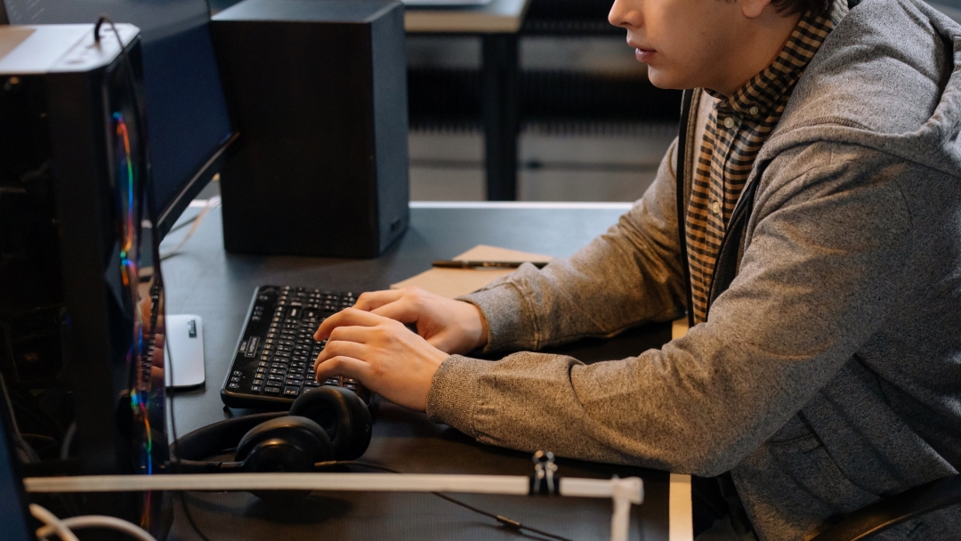 Mengenal Computer Vision Syndrome, Gejala Kelelahan Akibat Bekerja di Depan Komputer