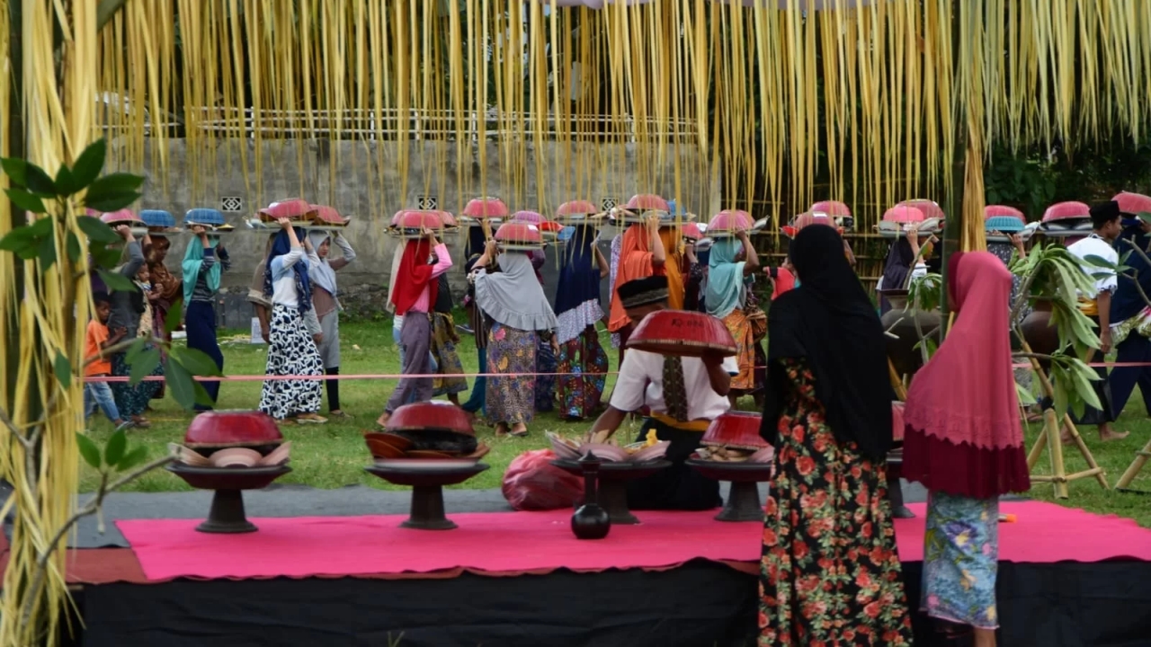 Tradisi Ngejot di Bali: Cara Warga Berbagi Makanan dan Menjaga Toleransi saat Ramadan