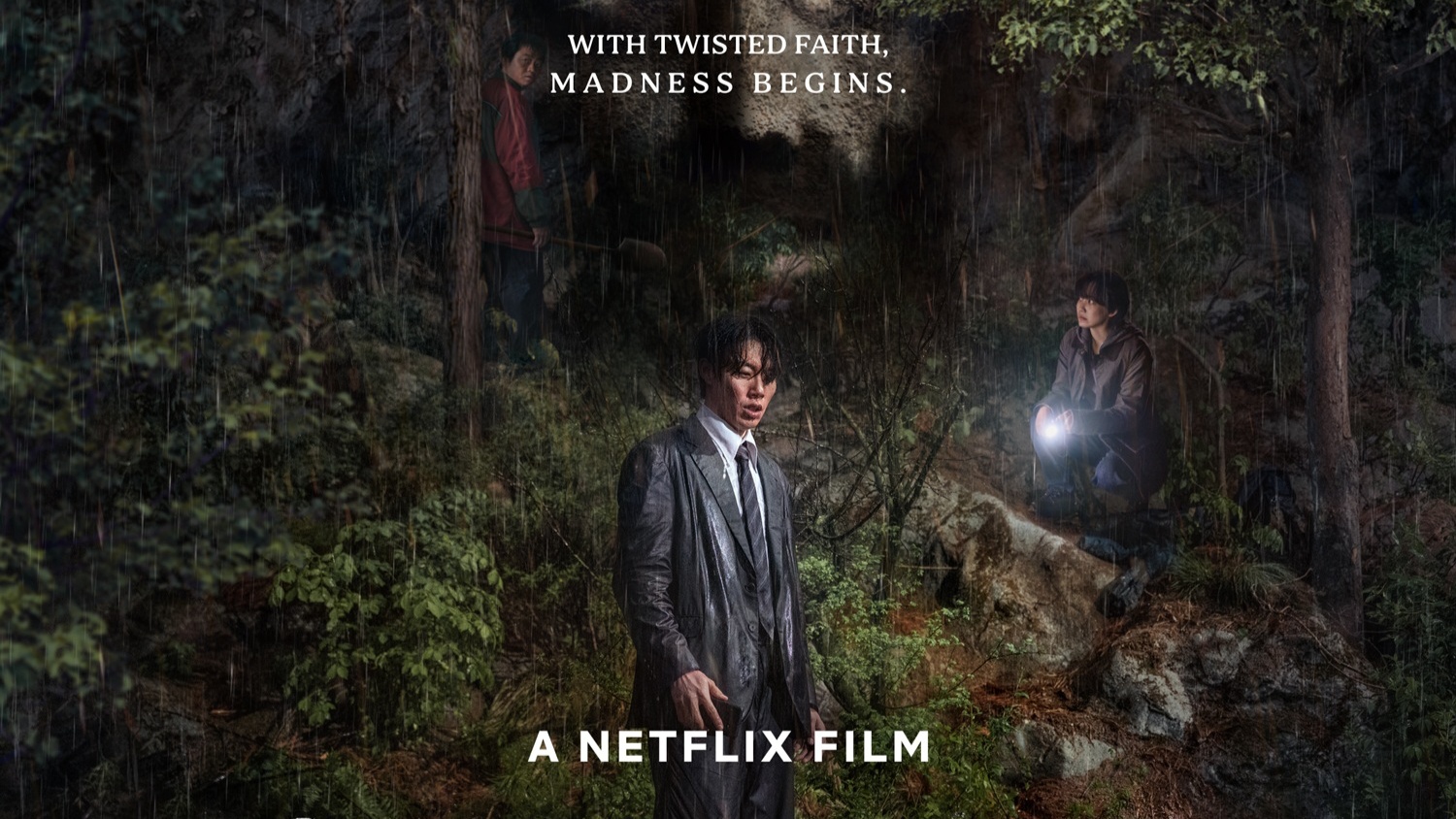 Kisruh Perjalanan Detektif dan Pendeta Gereja Menyelesaikan Misteri Orang Hilang di Film 'Revelations'