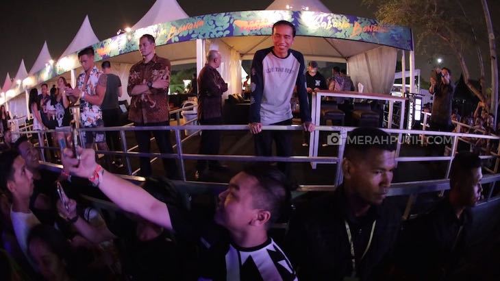 Ketika Penampilan Kodaline di Panggung WTF Memikat Jokowi