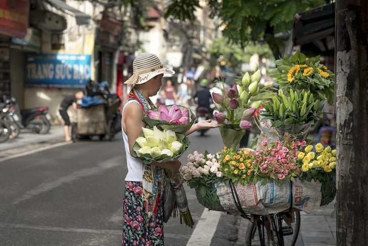 Penjualan bunga di jalanan Hanoi. (Foto: Pixabay/Quangpraha)