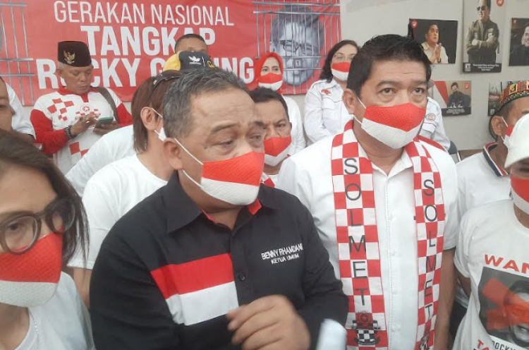 Relawan Jokowi Duga ada Kelompok di Belakang Rocky Gerung yang Serang Jokowi