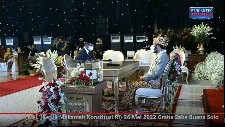 Para Menteri Hadiri Akad Nikah Ketua MK dan Adik Jokowi