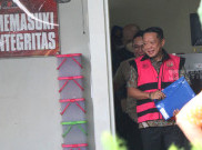 Pakai Rompi Tahanan, Eks Jampidsus Febrie Adriansyah Jalani Pemeriksaan Tim 9 Kejagung