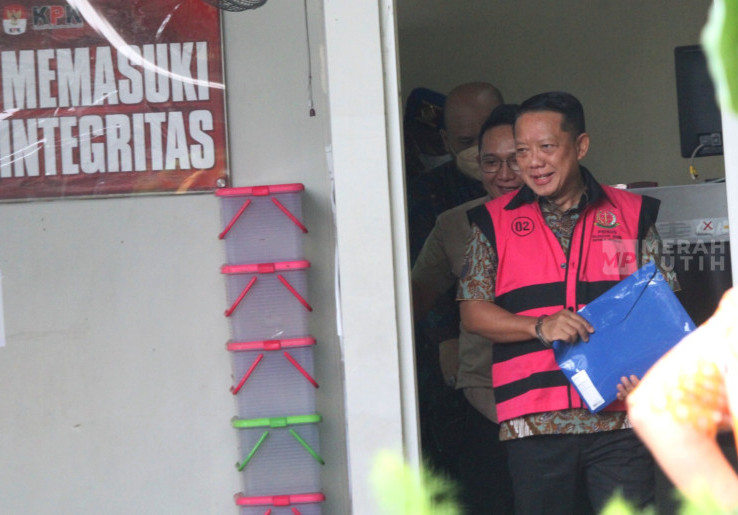 Pakai Rompi Tahanan, Eks Jampidsus Febrie Adriansyah Jalani Pemeriksaan Tim 9 Kejagung