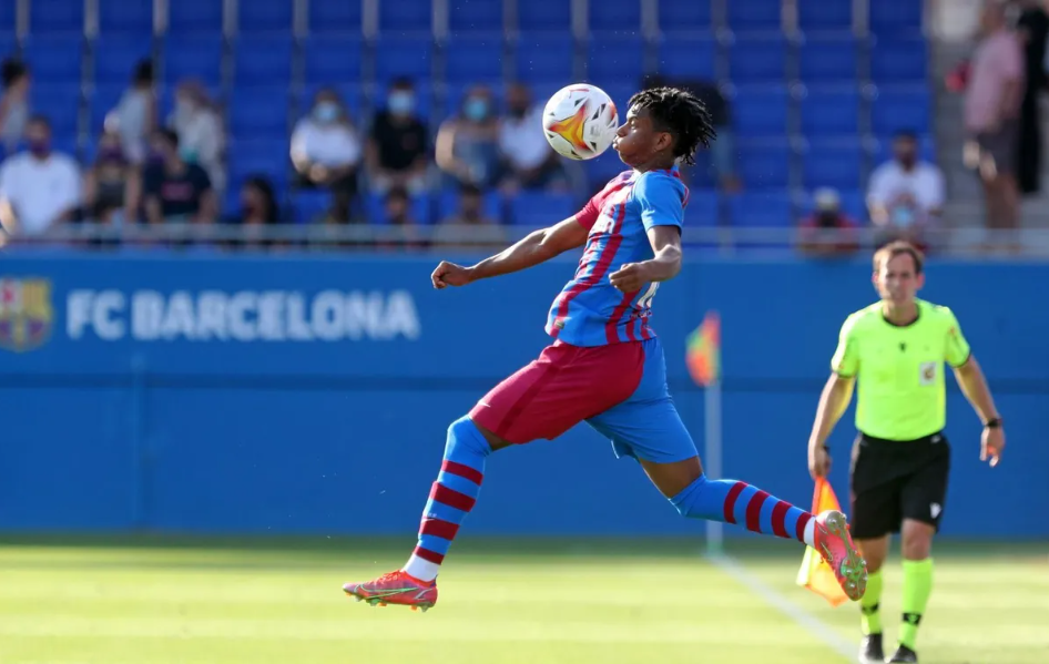 Harga Kemahalan, Transfer Alejandro Balde ke Manchester United Terancam Batal