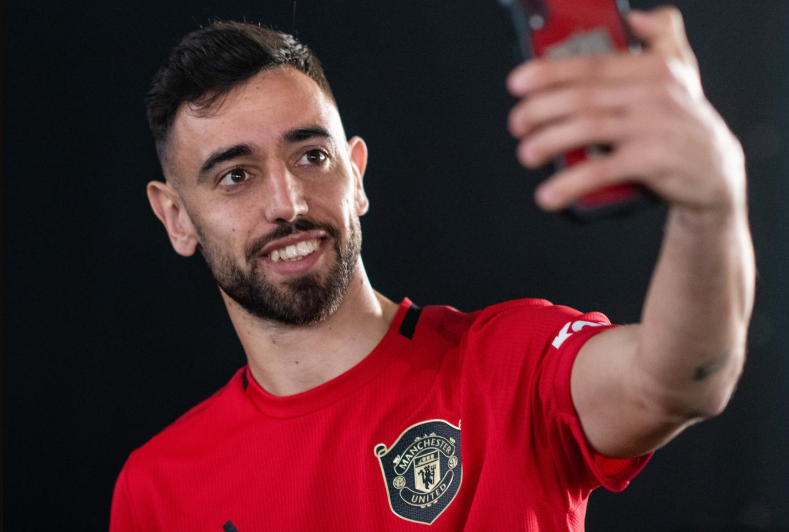 Legenda Manchester United Berulah, Sebut Bek Arsenal Lebih Layak Sabet Pemain Terbaik Premier League Ketimbang Kapten 'Setan Merah'