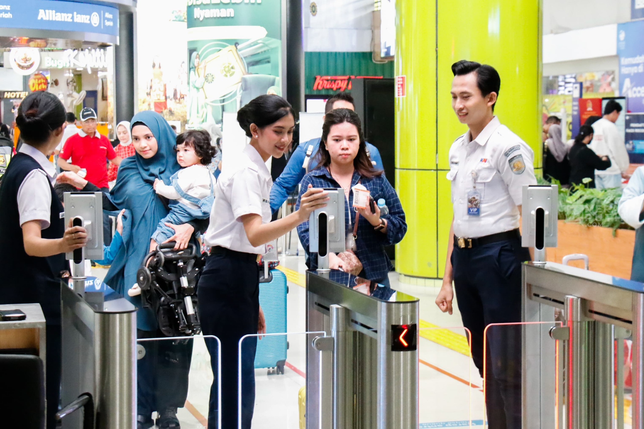 19 Stasiun Gunakan Alat Pendeteksi Wajah untuk Pintu Masuk Penumpang