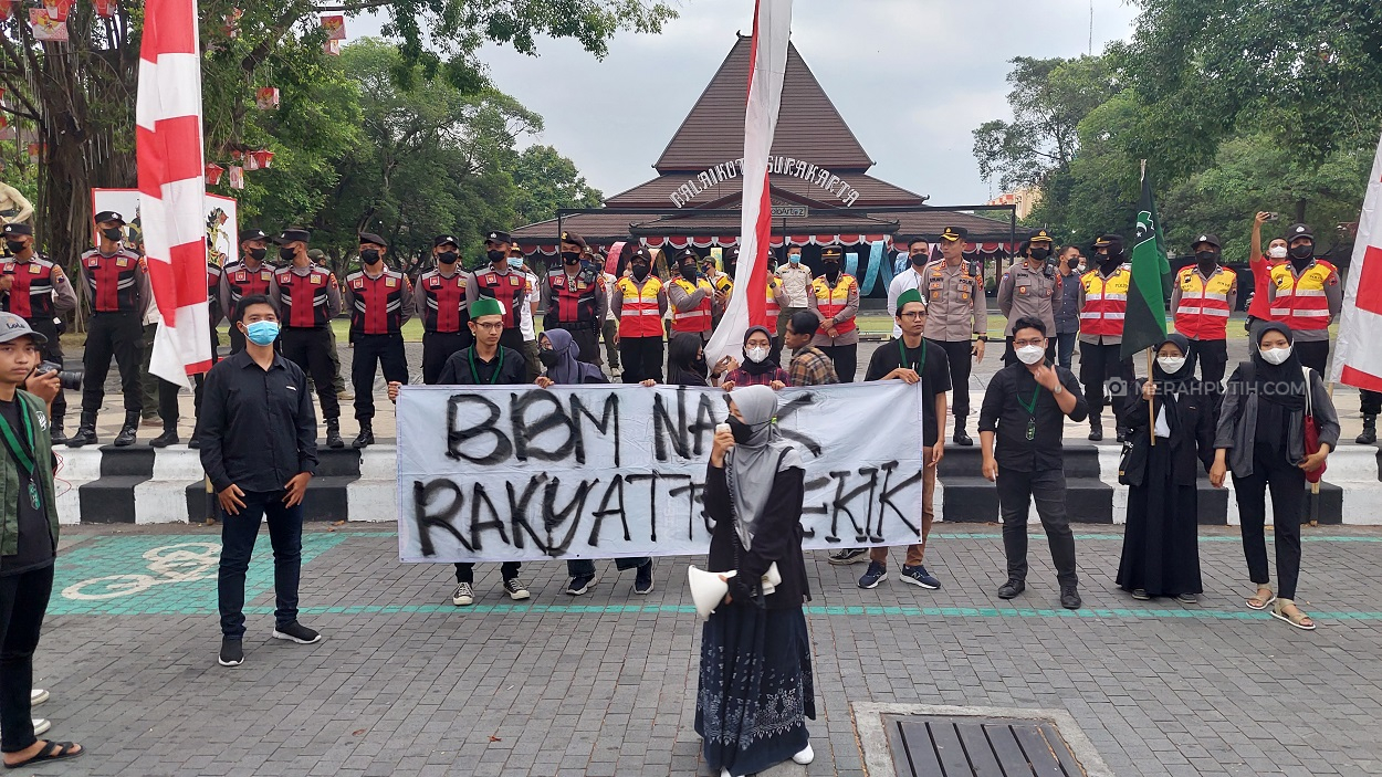 HMI Solo Minta Jokowi Batalkan Rencana Kenaikan Harga BBM