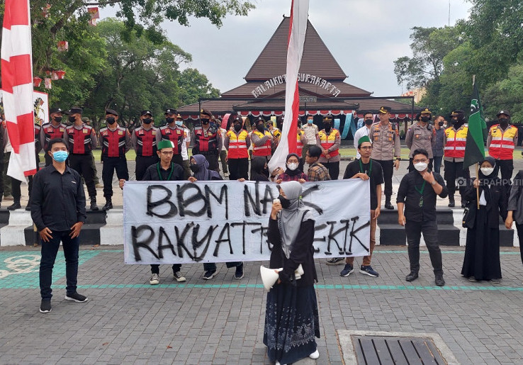 HMI Solo Minta Jokowi Batalkan Rencana Kenaikan Harga BBM