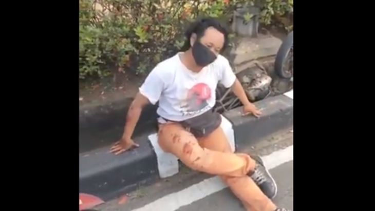 Pengendara sepeda motor diduga melakukan begal payudara di daerah Kemayoran. (Foto: MP/Twitter)