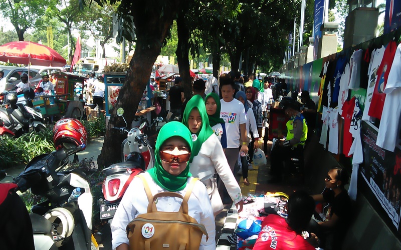 Massa pendukung Jokowi-Ma'ruf di Kawasan GBK