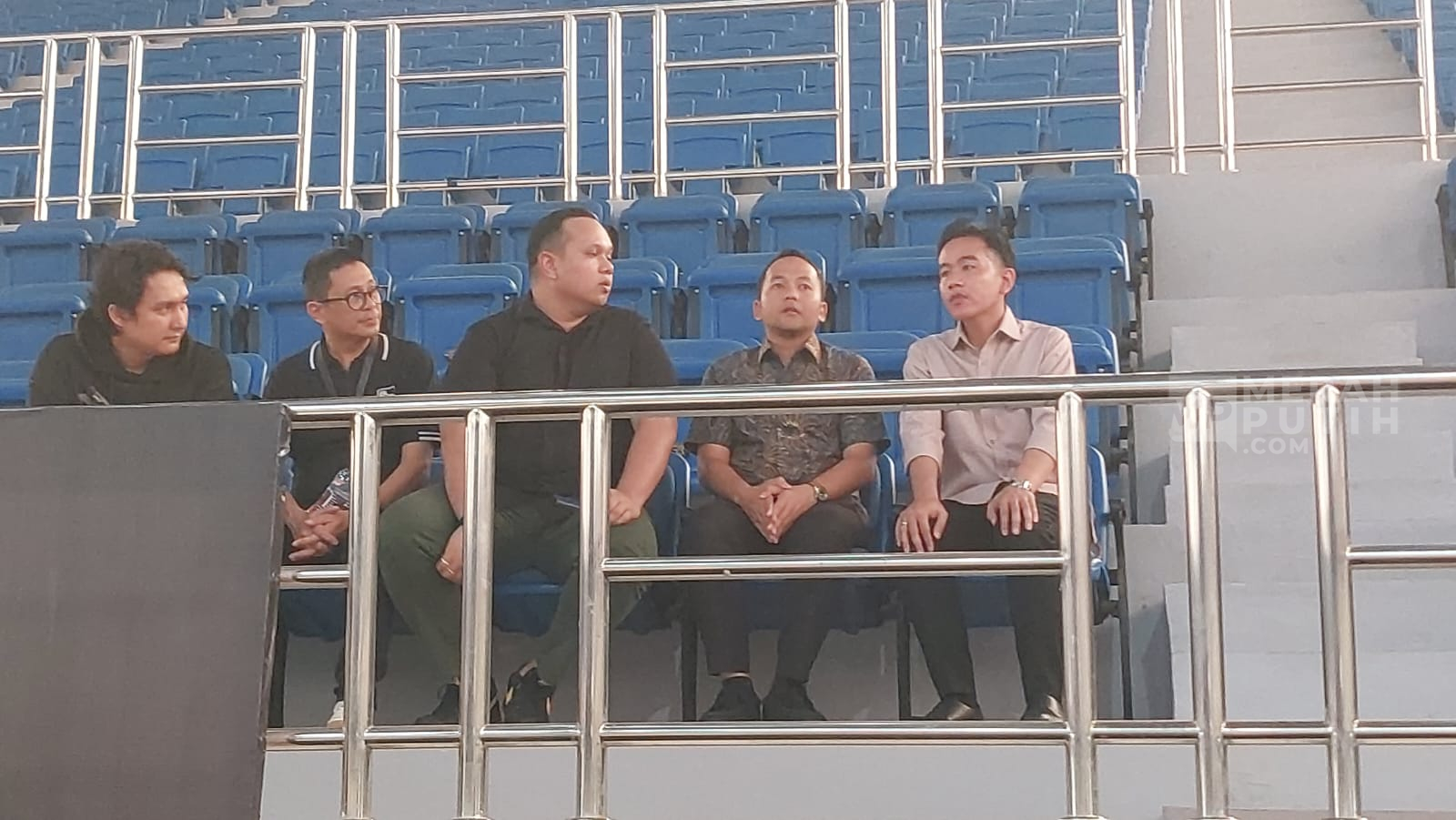 Wapres Gibran Tinjau GOR Manahan yang Dibangun dengan Dana Hibah UEA Rp 47 Miliar, Berikan Catatan Minor