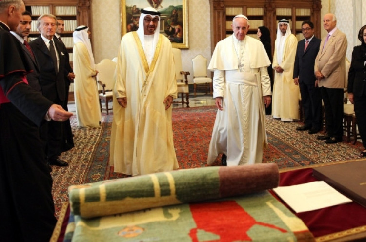 Karpet ‘Pontifex’ Milik Paus Fransiskus Dijadikan NFT