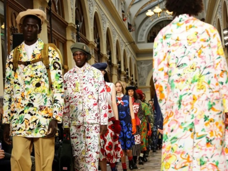 Desainer Asia Membuat Debut Bersejarah untuk Kenzo di Paris Fashion Week