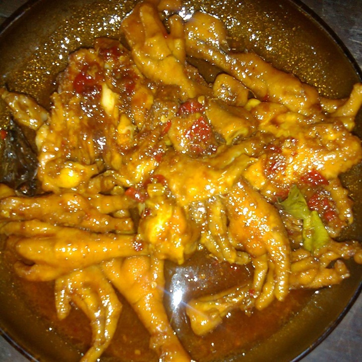 Ceker ayam asem manis. (Foto: Instagram/mailatamaskanah)