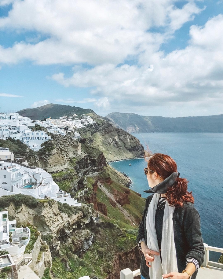  Santorini menjadi latar legenda terbesar dunia Atlantis. (Foto: instagram.com/lauraamy.t)