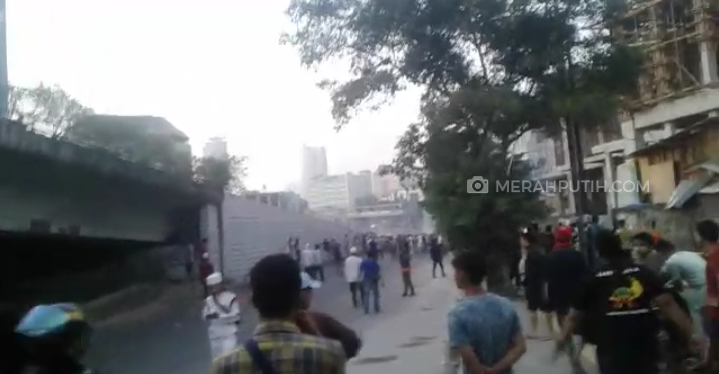 Kawasan Tanah Abang Lumpuh Akibat Kericuhan