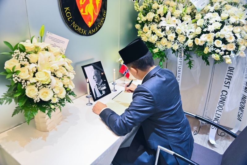 Menlu Datangi Kedubes Norwegia, Indonesia Secara Resmi Sampaikan Belasungkawa Kematian Raja Harald V 