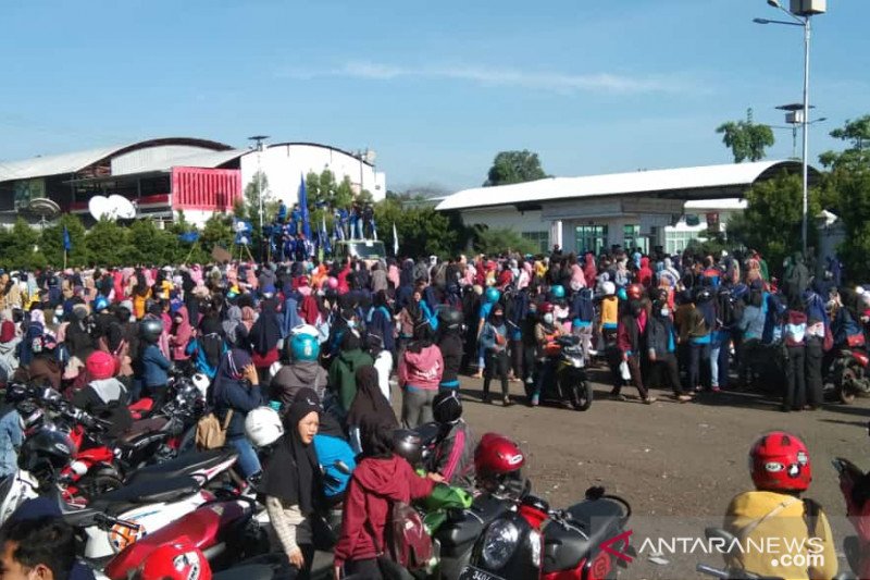 UGM Tegaskan RUU Cipta Kerja Sangat Berbahaya