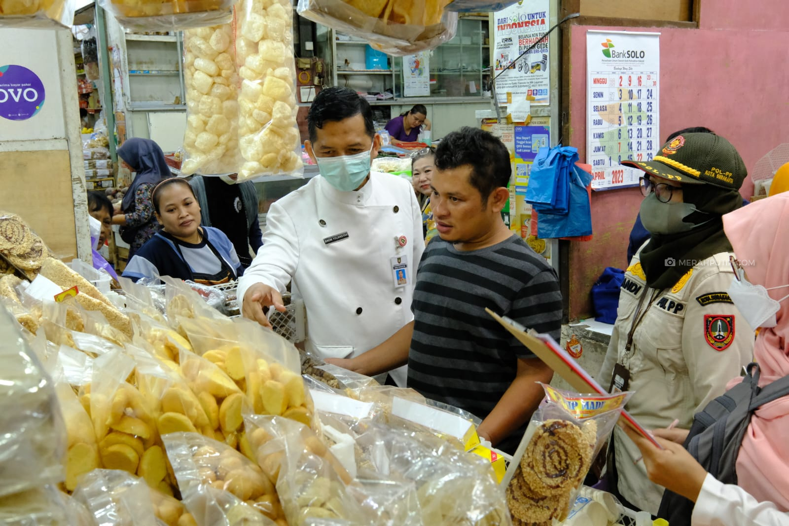 Pemkot Solo Temukan Produk Kedaluwarsa dan Kemasan Rusak saat Inspeksi Pasar