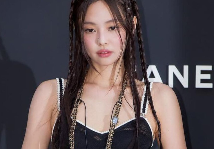 Chanel Hadirkan Aksesori Unik Perpaduan Kalung, Jam, dan Earphone