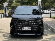Jokowi Tumpangi Toyota Alphard ‘AD 1 JKW’ saat Pulang ke Solo