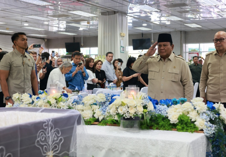 Beri Penghormatan Terakhir untuk Kwik Kian Gie, Prabowo: Tokoh Luar Biasa, Beliau Banyak Beri Nasihat