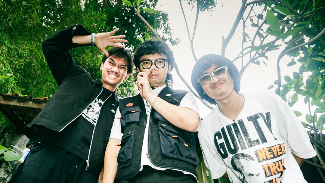 Dongker Gelar Tur Lintas Negara Rayakan Album 'Ceriwis Necis'