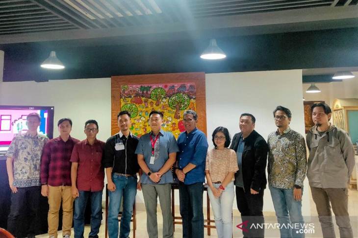 E-Motion Entertainment dan Asosiasi Industri Animasi Indonesia (AINAKI) berkolaborasi merilis ulang delapan video musik dari musisi Tanah Air dalam jumpa pers di kantor E-Motion Entertainment, Jakarta, Rabu (29/1/2020) (ANTARA/Maria Cicilia Galuh)